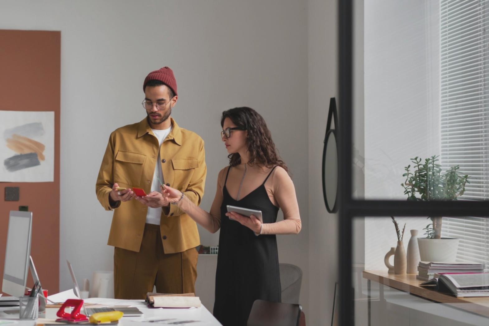 Modern learning environment designed for comfortable financial education discussions